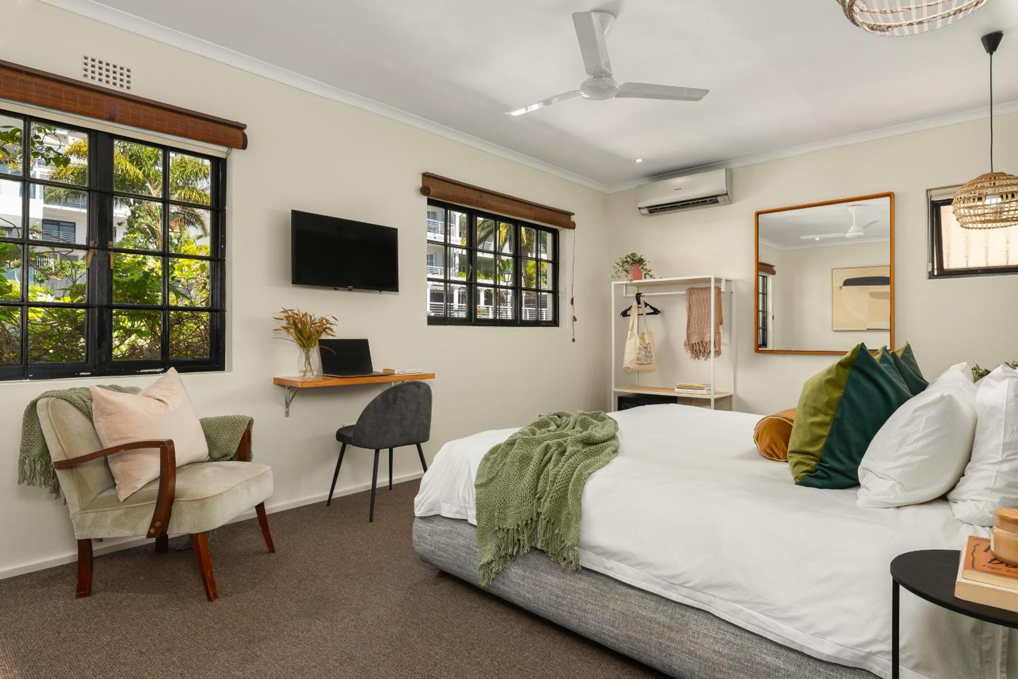 Neighbourgood Romney Guest house Cape Town
