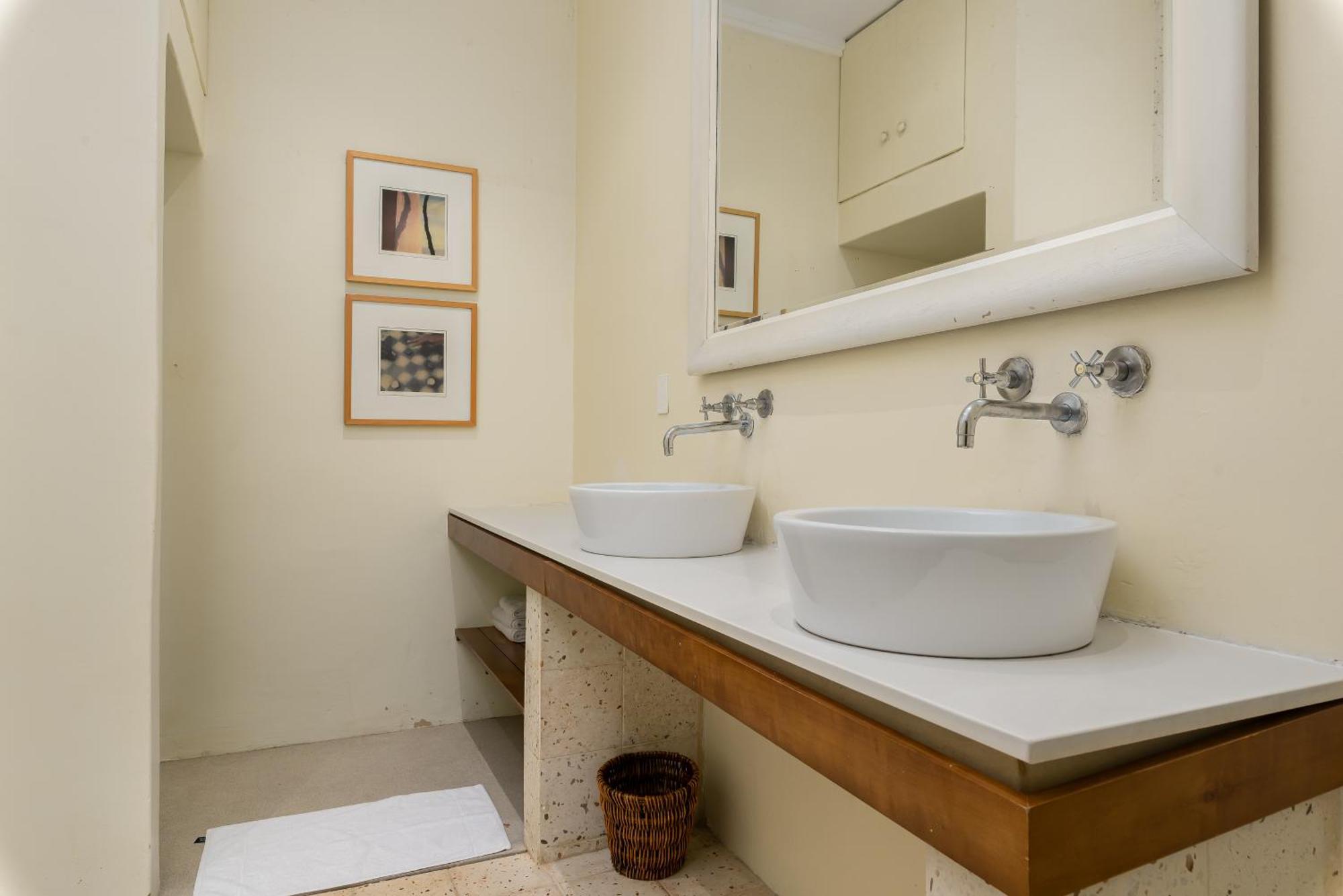 Neighbourgood Romney Guest house *